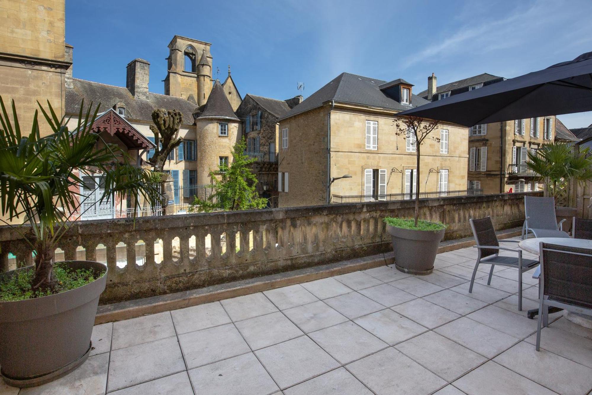 La Villa Des Consuls - Gite De Tourisme De Charme Sarlat-la-Canéda Exterior foto