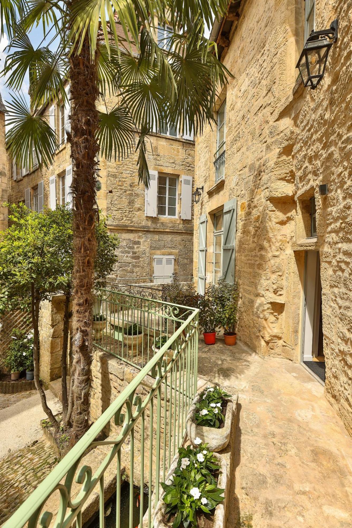 La Villa Des Consuls - Gite De Tourisme De Charme Sarlat-la-Canéda Exterior foto